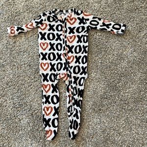 NB Gigi and Max Footie